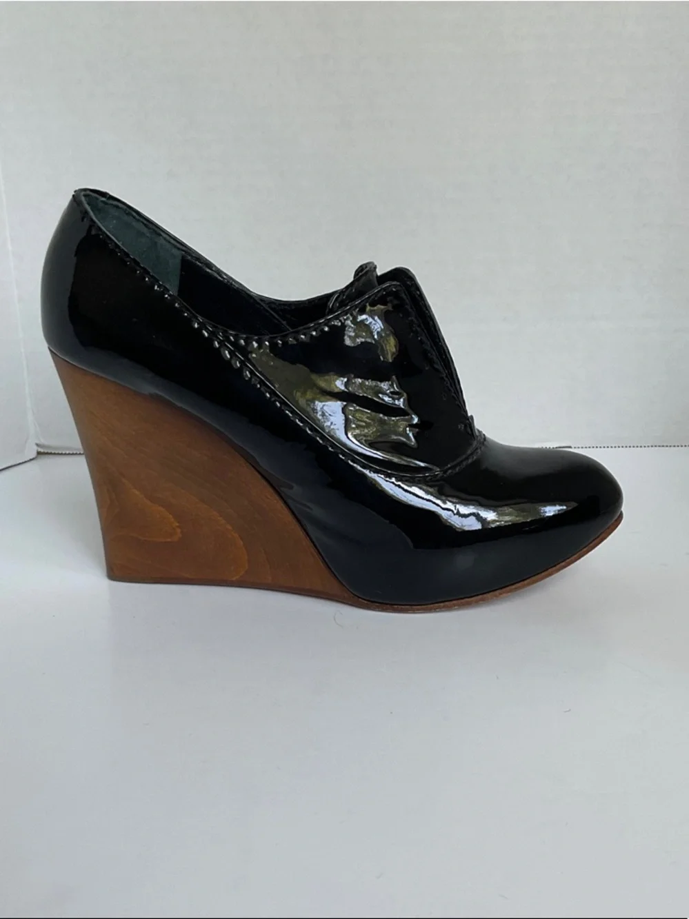 Chloe Black Patent Leather Wedge with Brown Wood Wedge Heel